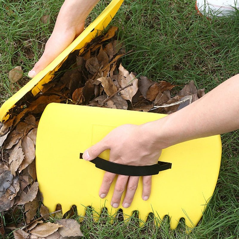 Outdoor Fallen Leaves Organizer With Gardening Plastic Rake For Collecting Fallen Leaves Using It To Organize Garden Leaves Weed - ChubbyChunk